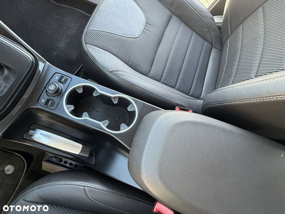 Ford Kuga 2.0 TDCi 4x4 Titanium - 27