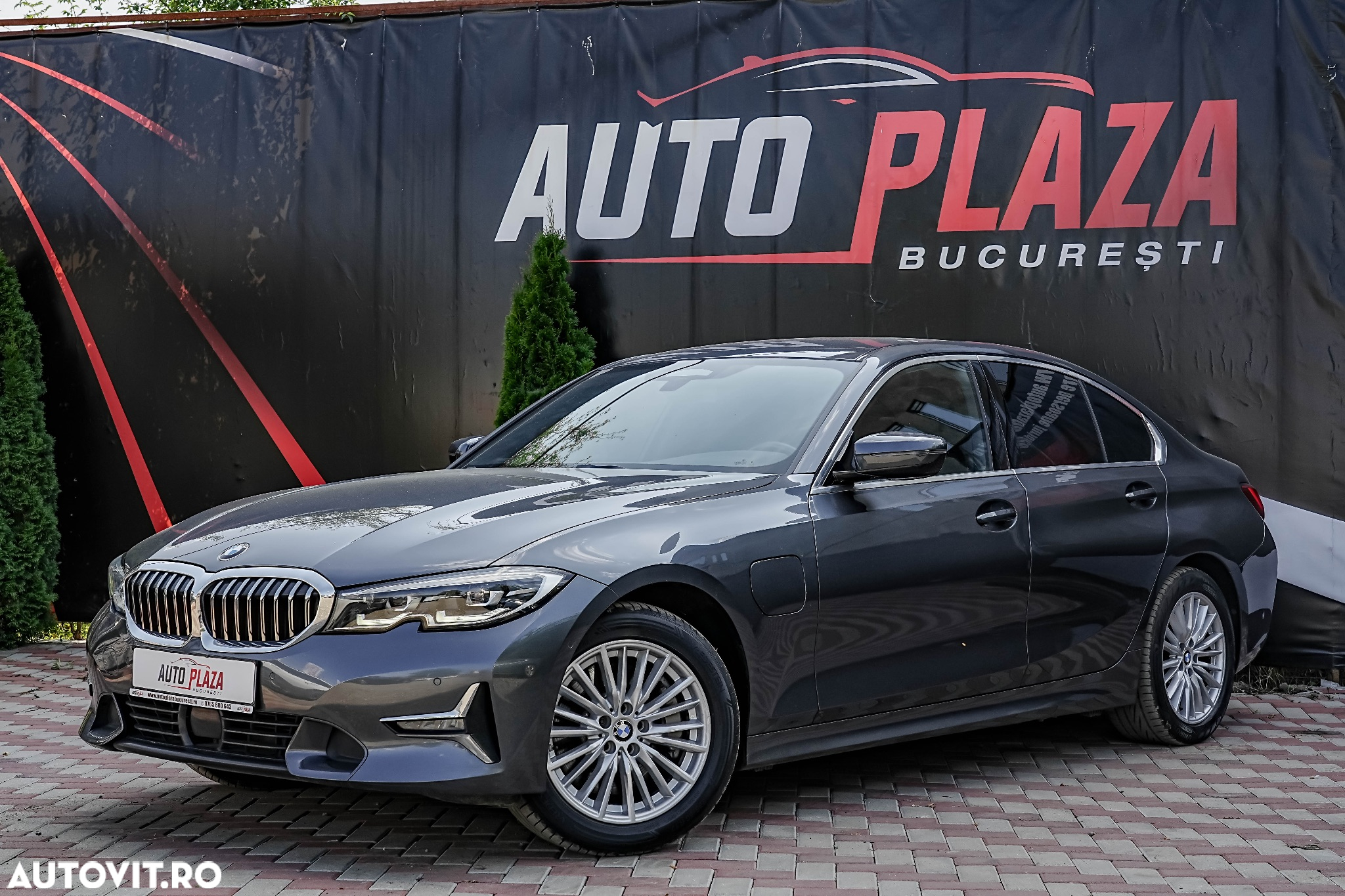 BMW Seria 3 330e Aut. Luxury Line - 6