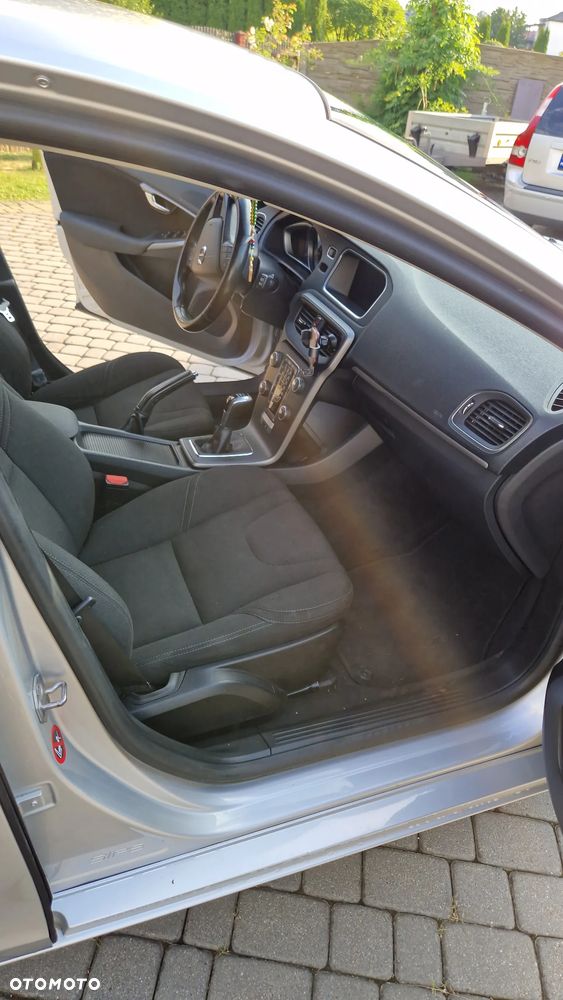 Volvo V40 D2 Kinetic - 16