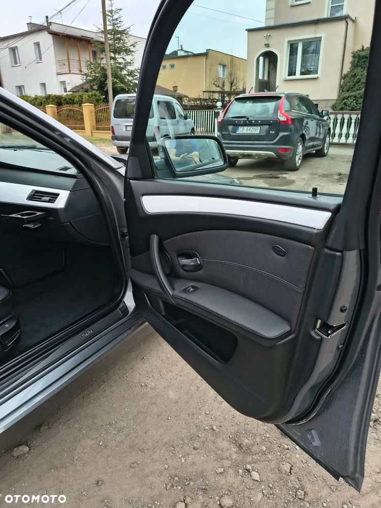 BMW Seria 5 523i Edition Exclusive - 18