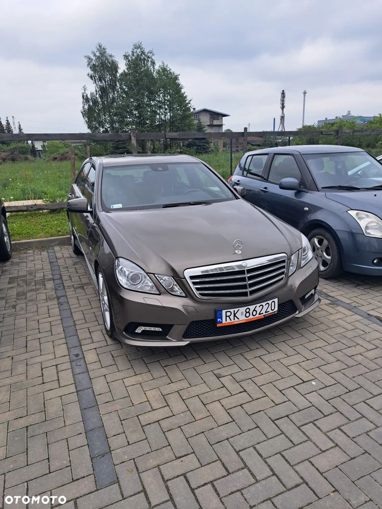 Mercedes-Benz Klasa E 220 CDI BlueEff Avantgarde - 1