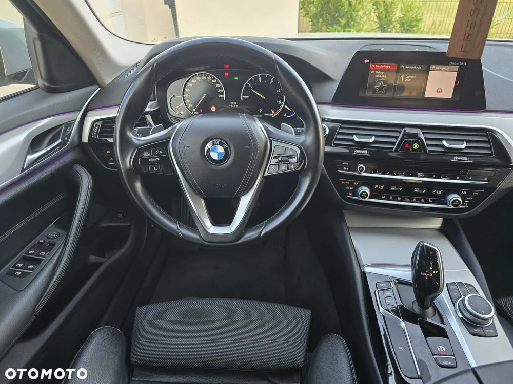 BMW Seria 5 520d Sport Line sport - 8