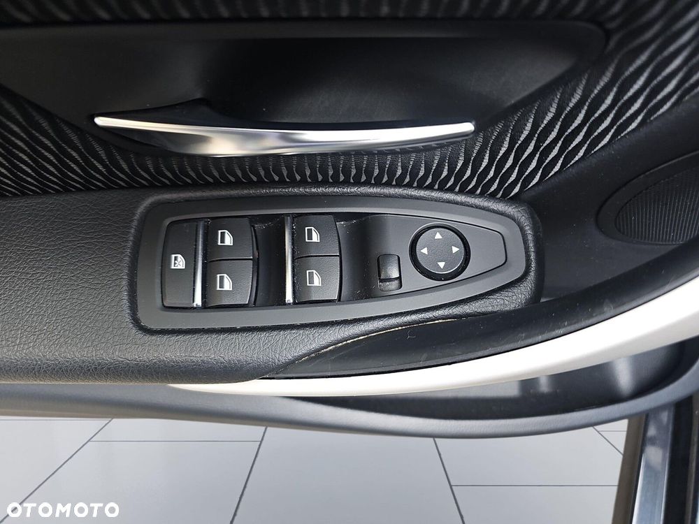 BMW Seria 3 318d - 18