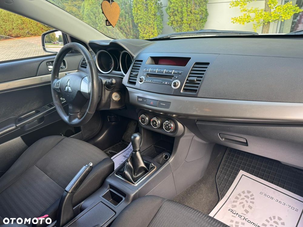 Mitsubishi Lancer 1.6 Invite - 24