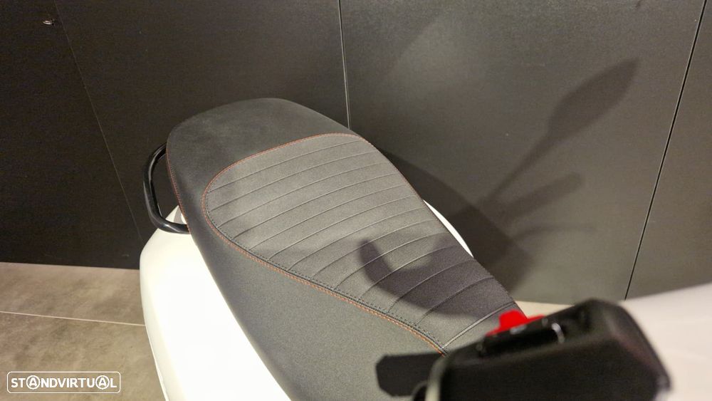 Vespa GTS Super - 11