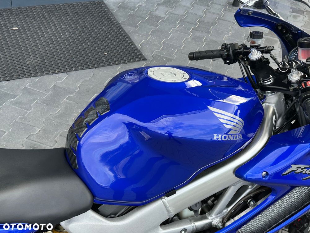 Honda VTR - 11
