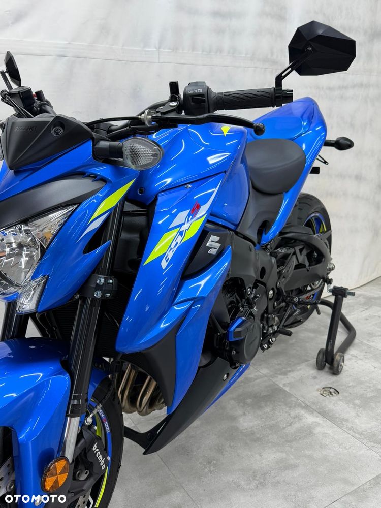Suzuki GSX 1000 - 25