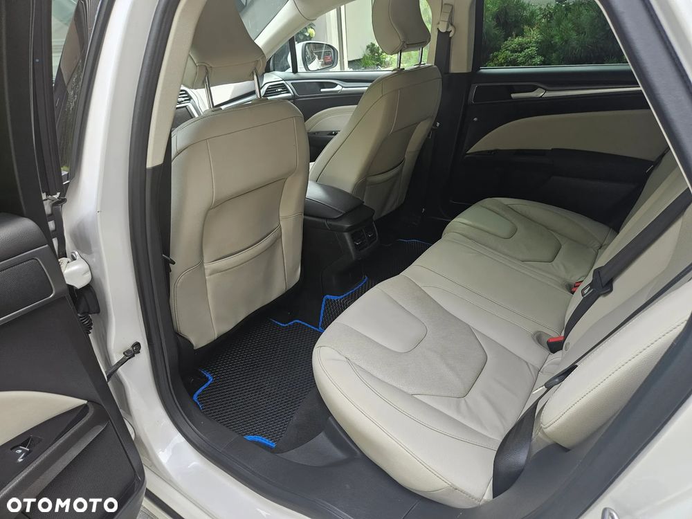 Ford Mondeo Vignale 2.0 Hybrid - 25
