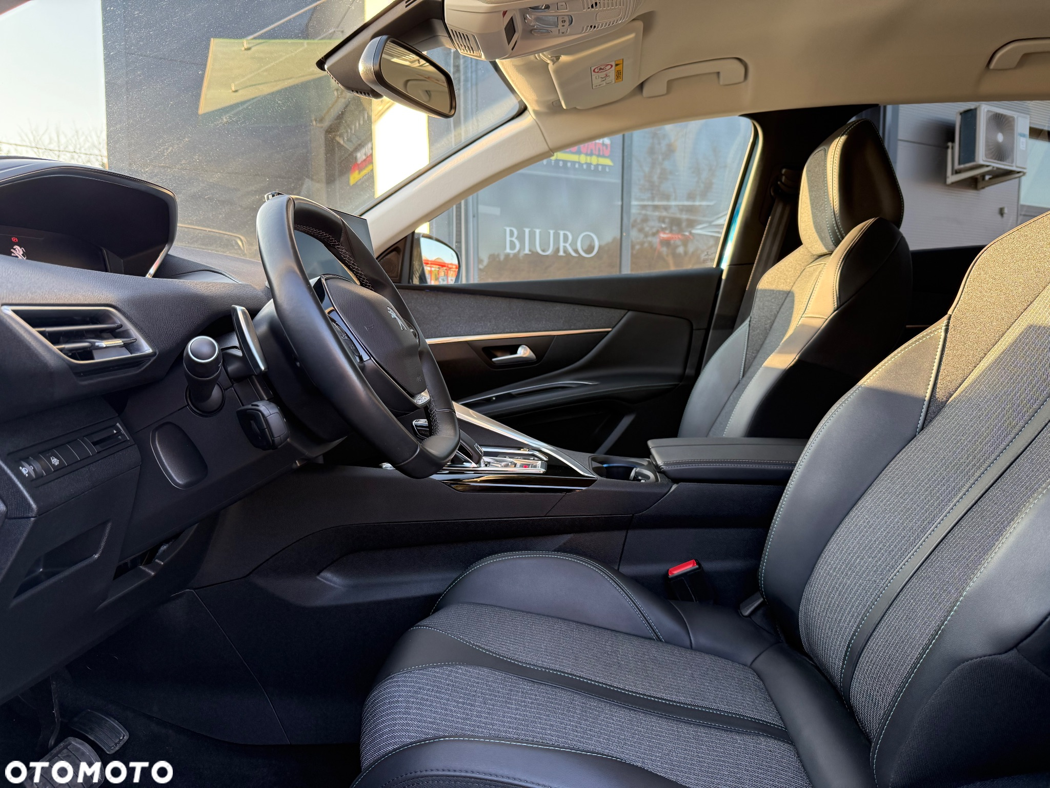 Peugeot 3008 1.2 PureTech Allure S&S EAT8 - 17