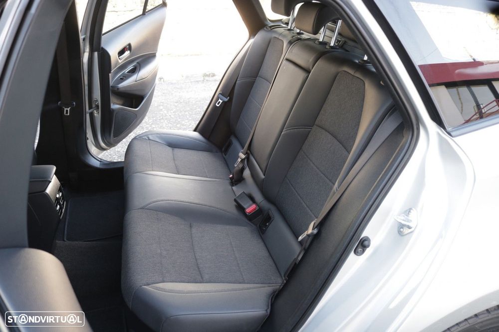 Toyota Corolla Touring Sports 1.8 Hybrid Comfort+P.Sport - 25