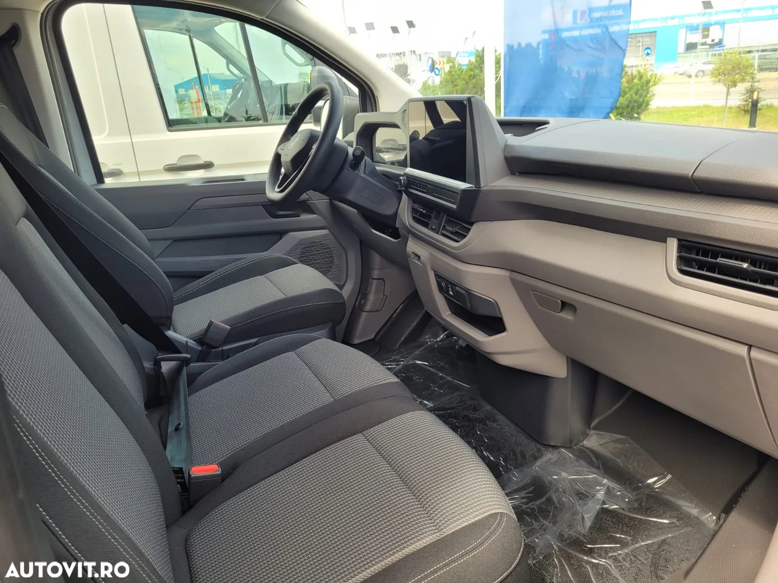 Volkswagen Caravelle - 12