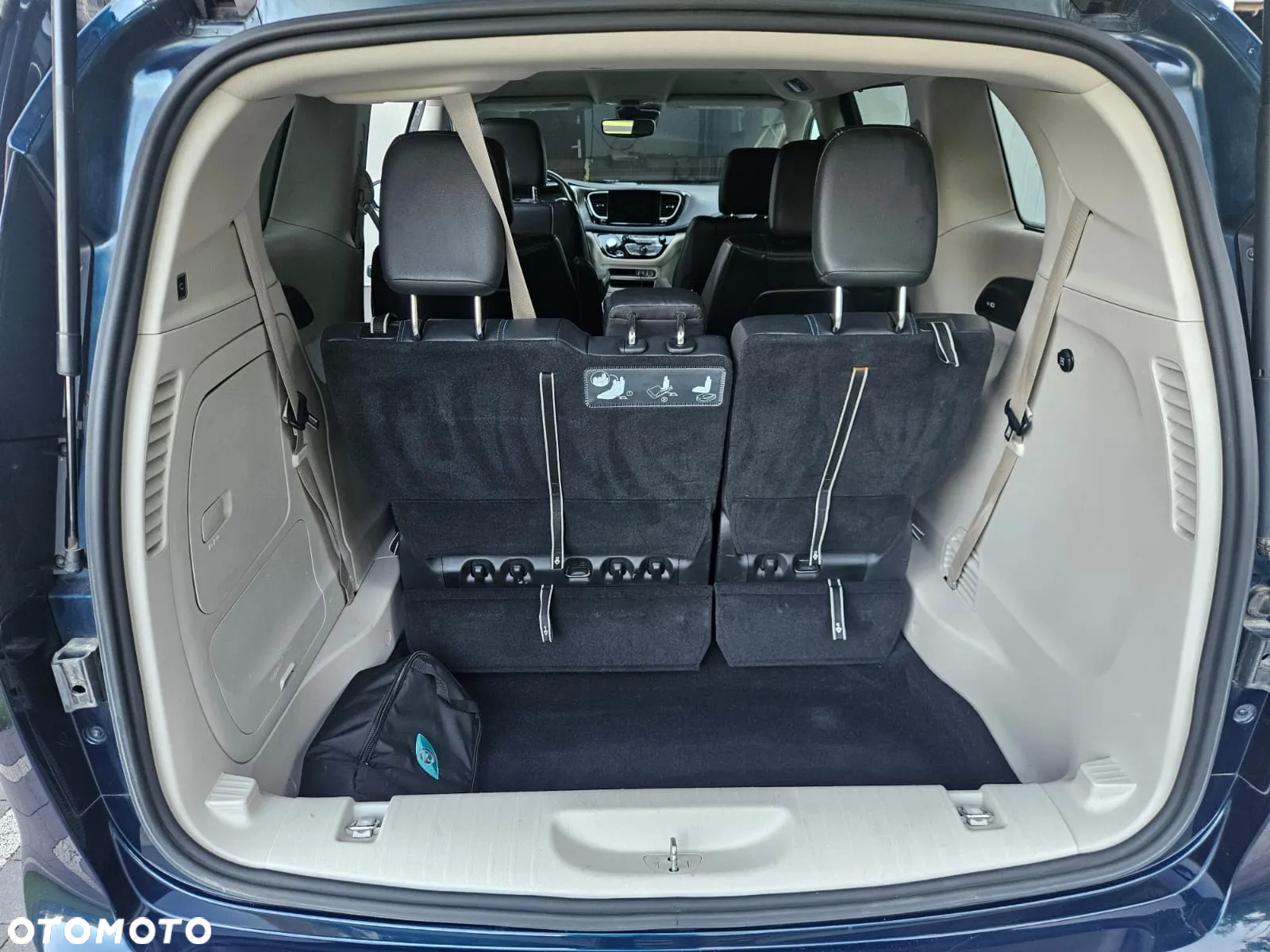 Chrysler Pacifica - 24