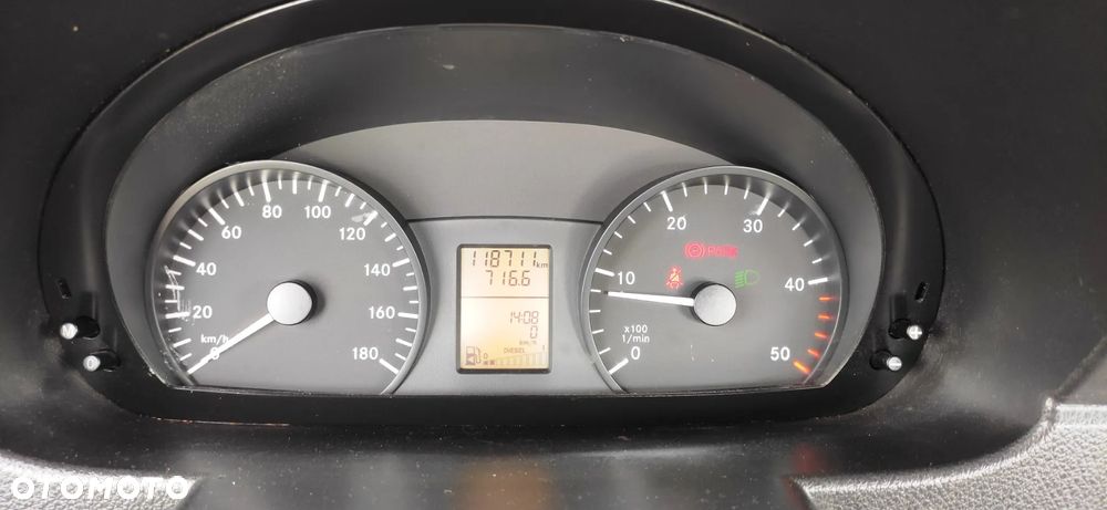 Mercedes-Benz Sprinter - 10