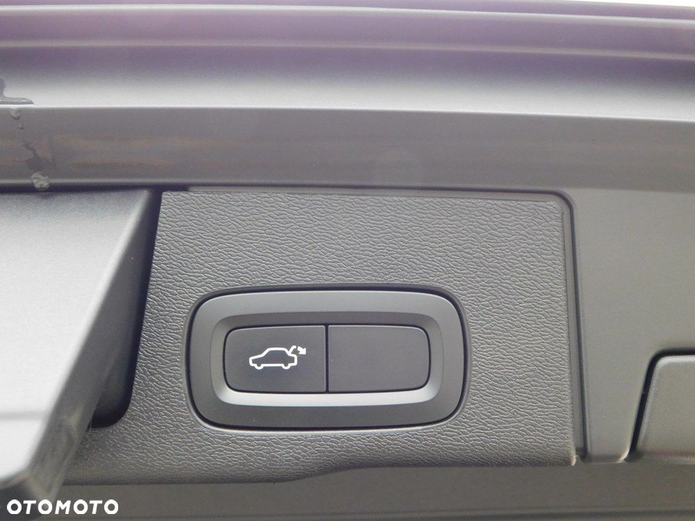 Volvo XC 60 D3 Momentum Pro - 28