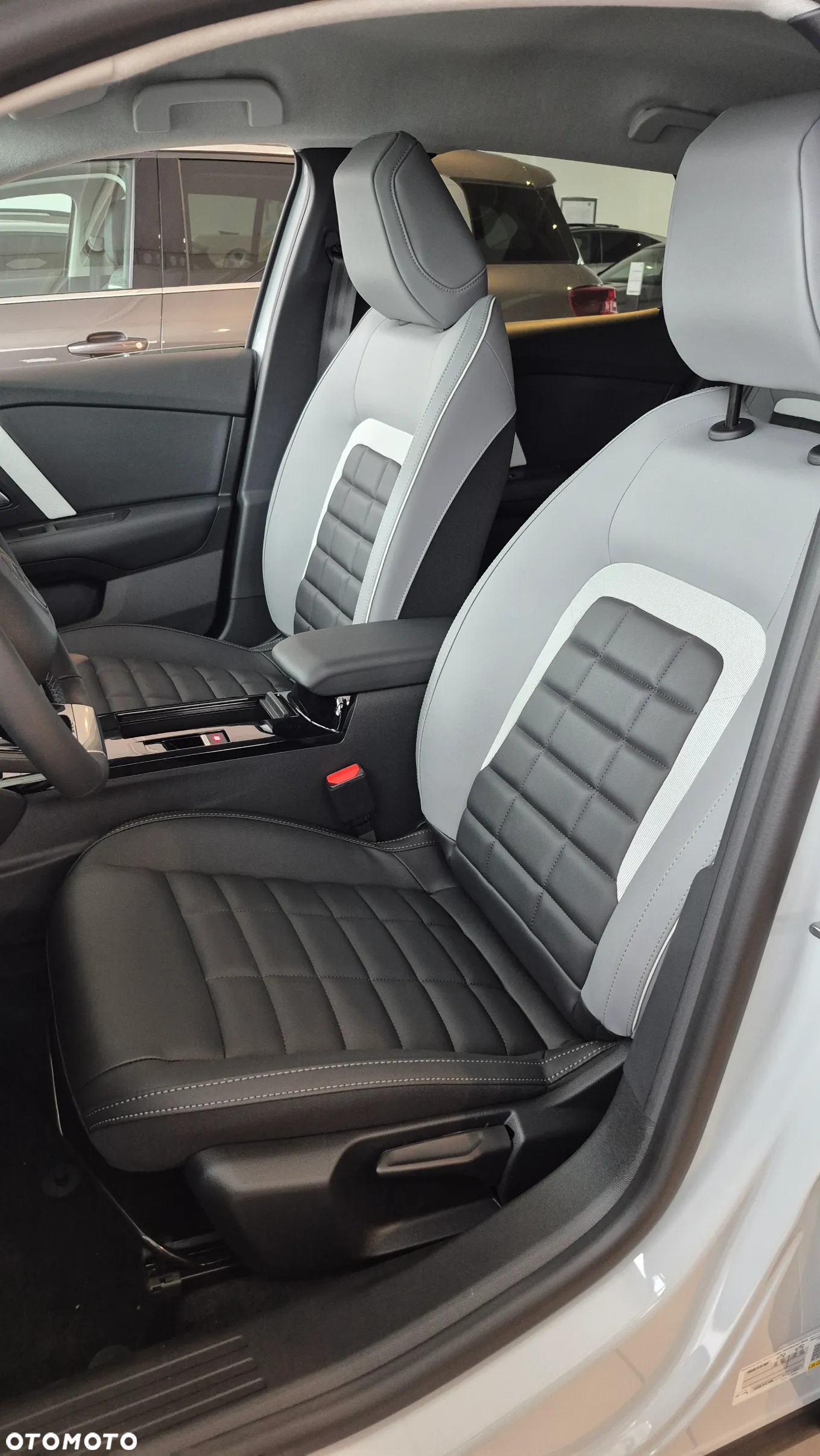 Citroën C4 1.2 PureTech Max S&S EAT8 - 8