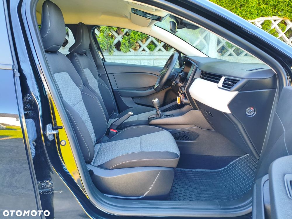 Renault Clio - 17