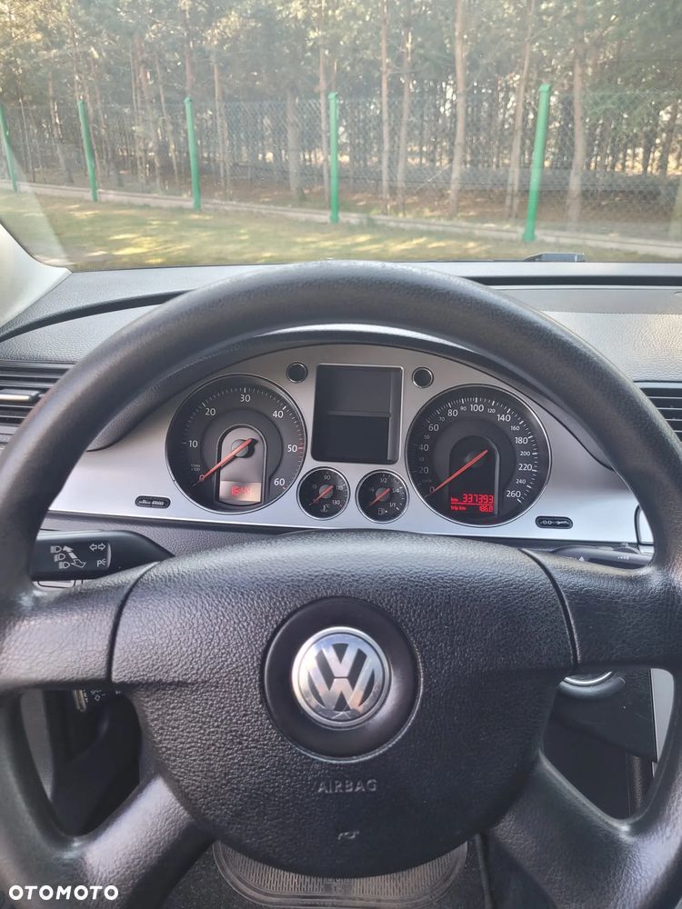 Volkswagen Passat 2.0 TDI Highline - 3