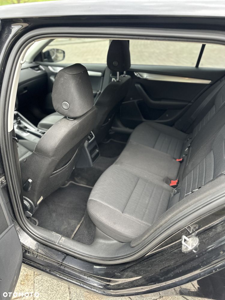 Skoda Octavia 2.0 TDI Edition DSG - 10