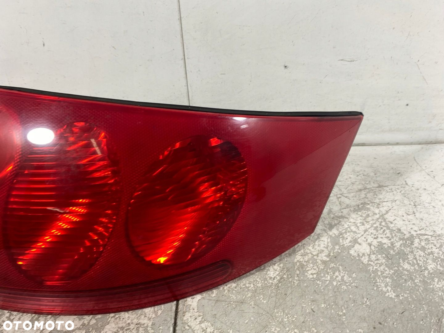 LAMPA TYŁ PRAWA TYŁ AUDI TT 8N - 2