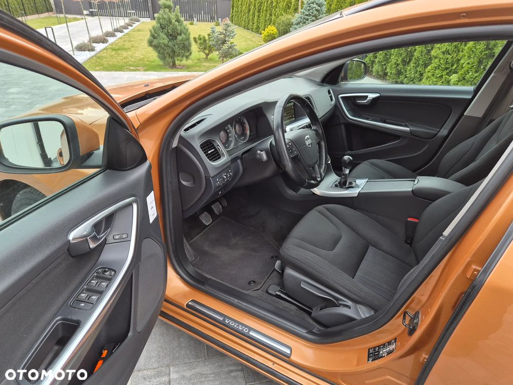 Volvo V60 DRIVe Momentum - 8