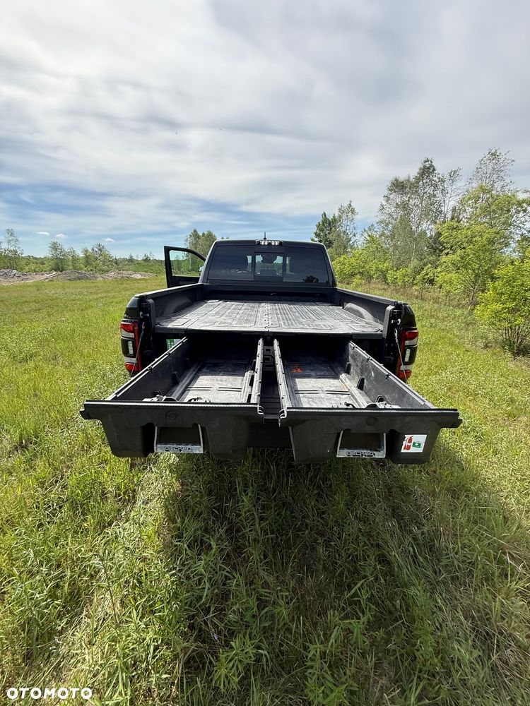 Dodge RAM - 24