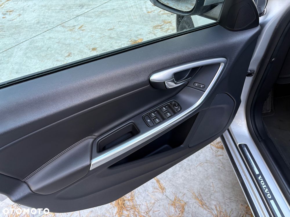 Volvo V60 ver-d3-geartronic - 14