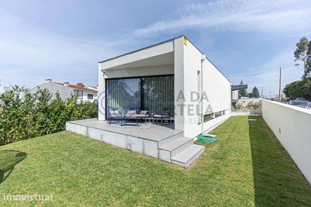 Moradia Térrea T4 de Excelência | Conforto, Privacidade e Modernidade - Grande imagem: 2/60