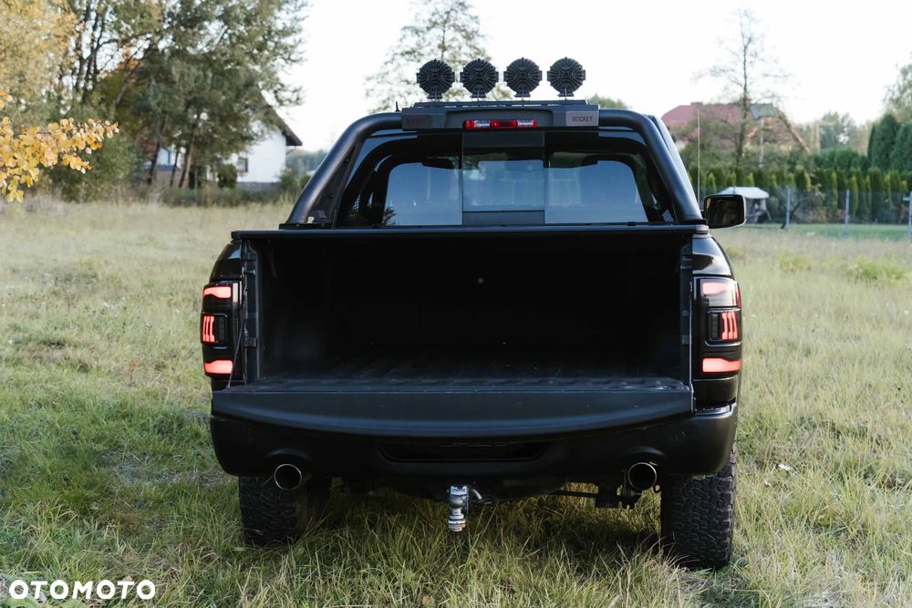 Dodge RAM 5.7 4x4 - 22