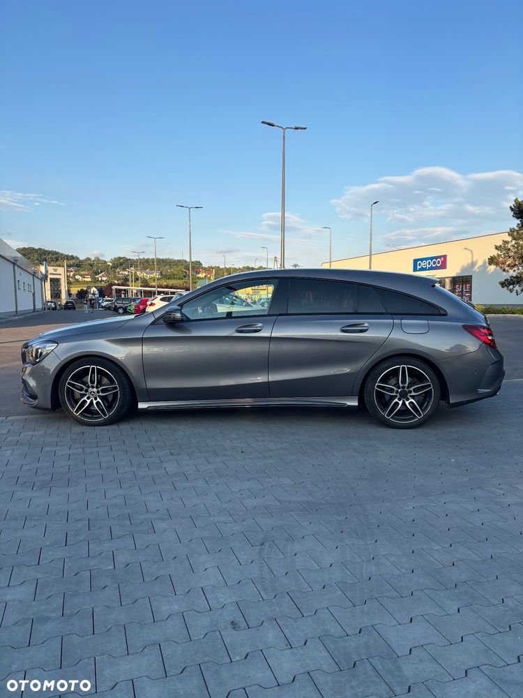 Mercedes-Benz CLA 220 4-Matic AMG Line - 3