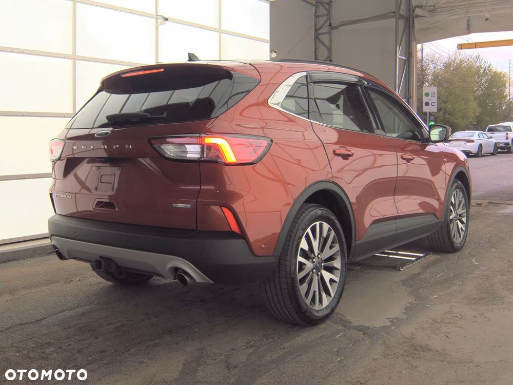 Ford Escape 2.0 EcoBoost AWD Titanium - 4