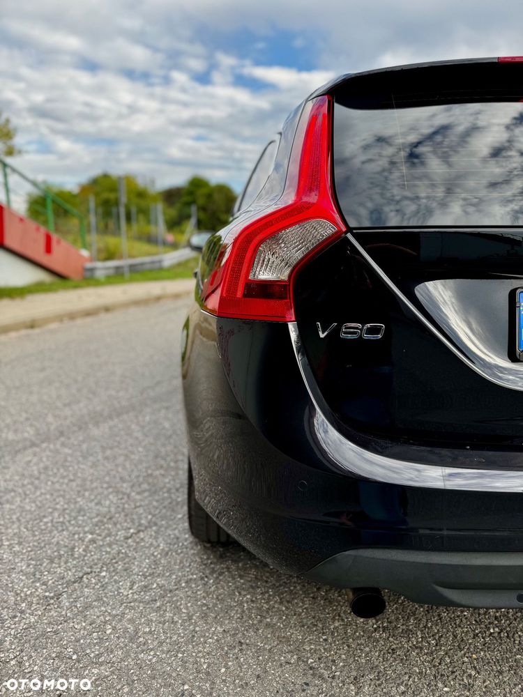 Volvo V60 D3 Summum - 8
