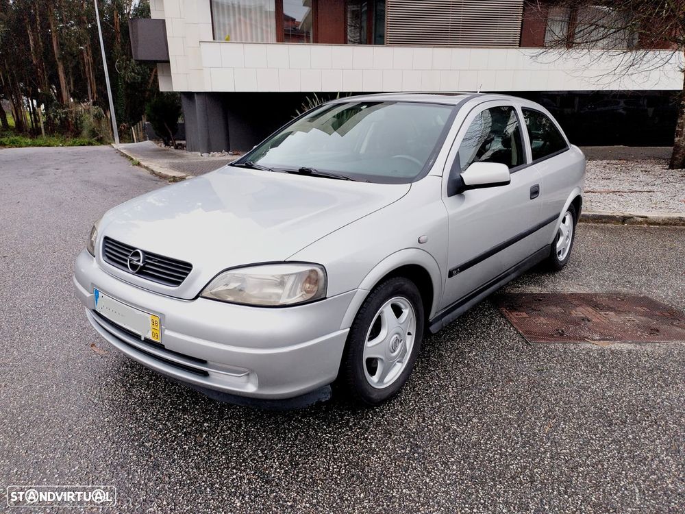 Opel Astra 1.6i Sport - 1