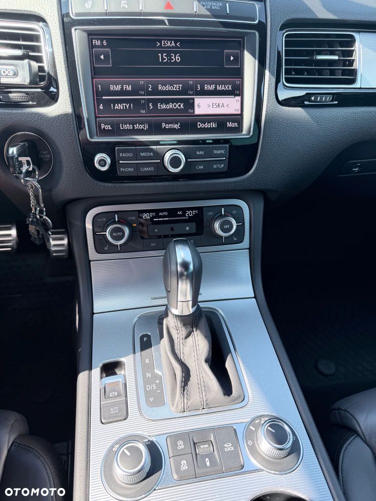 Volkswagen Touareg 3.0 V6 TDI BMT Perfectline R-Style - 8