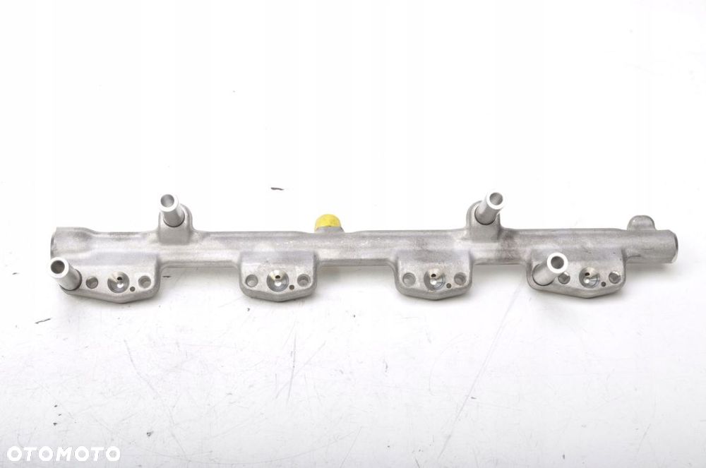 BMW F44 M235i 2.0 LISTWA WTRYSKOWA 8665633 21R - 1