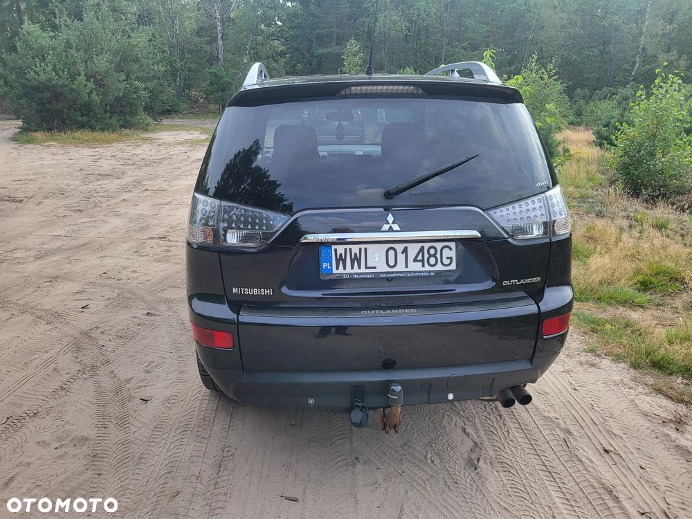Mitsubishi Outlander 2.0 DID Instyle NAVI - 4