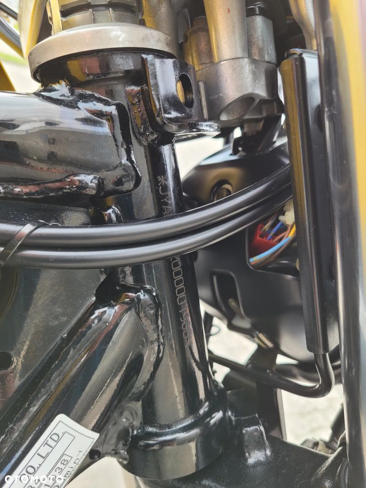 Yamaha XJR - 18
