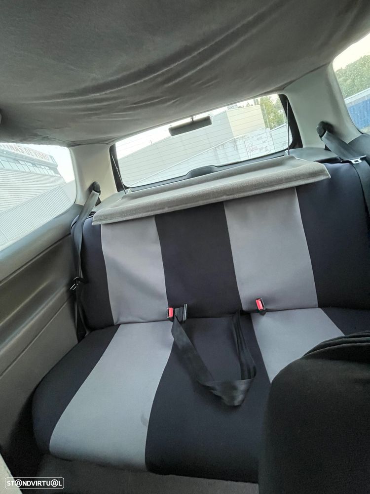 VW Polo 1.05 GL - 16