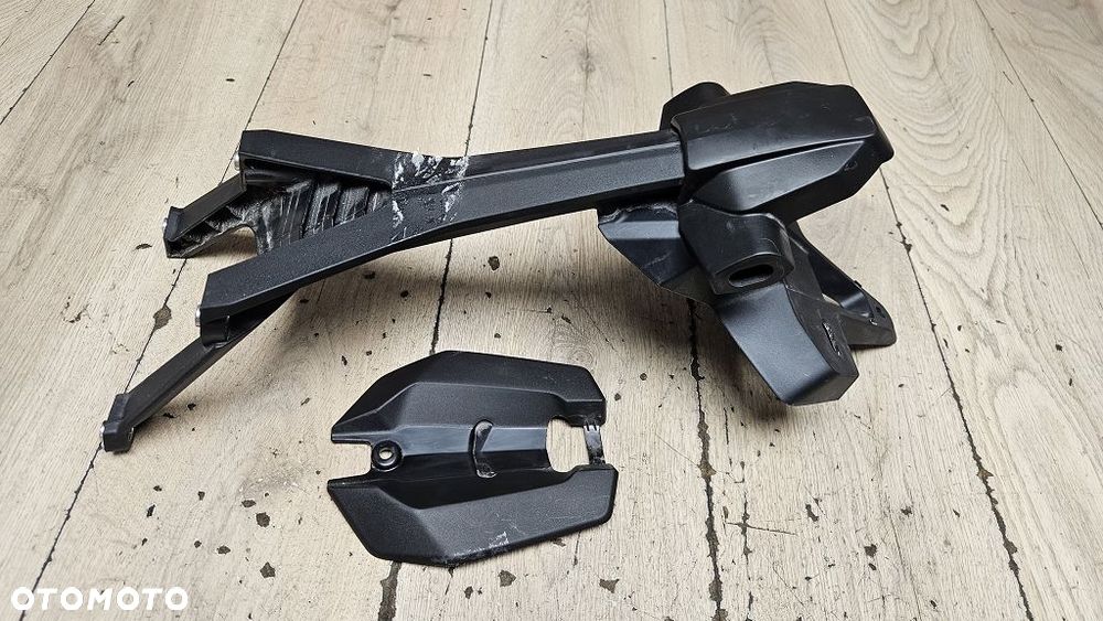 Uchwyt tablicy kierunkowskazów Honda CB125 R - 4