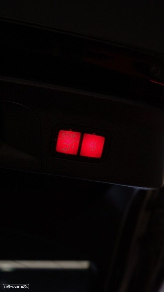 Mercedes-Benz GLC 300 de 4Matic 9G-TRONIC AMG Line - 37