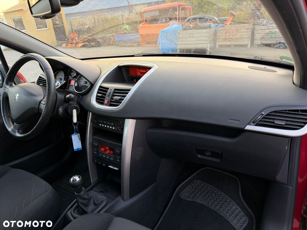 Peugeot 207 - 26
