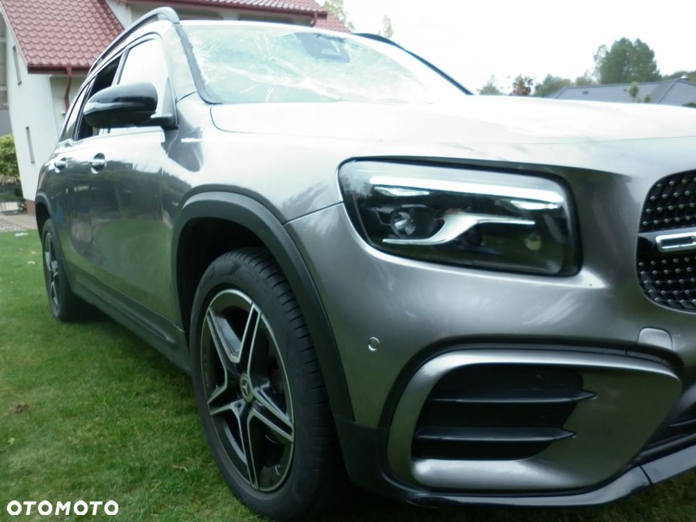 Mercedes-Benz GLB - 13
