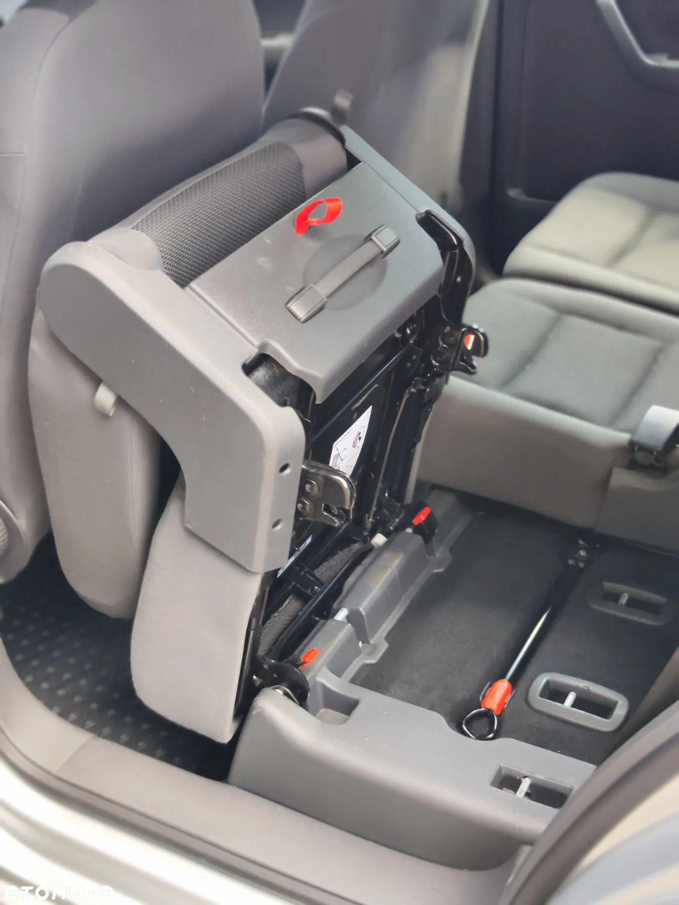 Volkswagen Touran - 21
