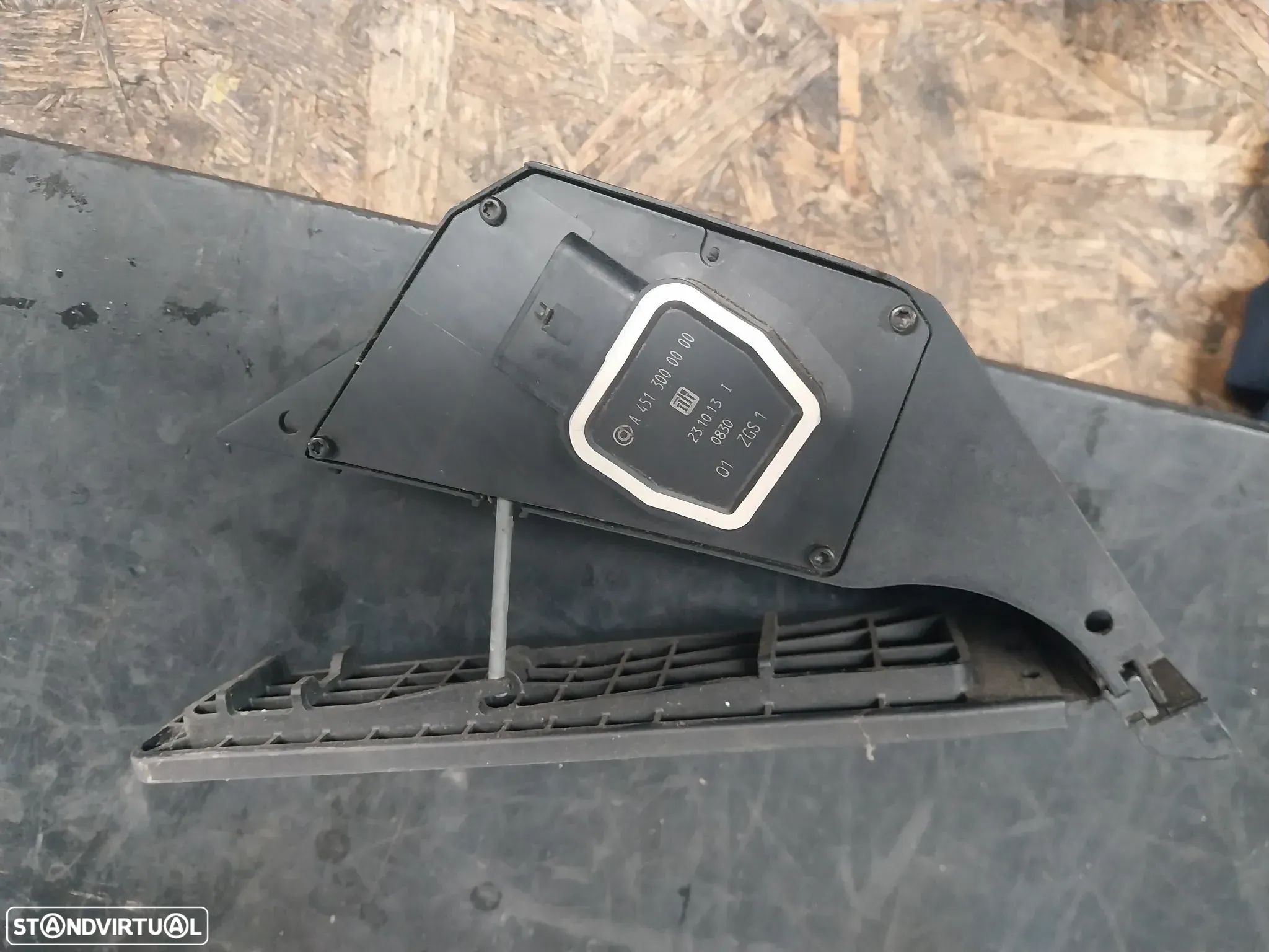 Pedal Acelerador Mercedes-Benz W212 Ref: A451 300 00 00 - 1