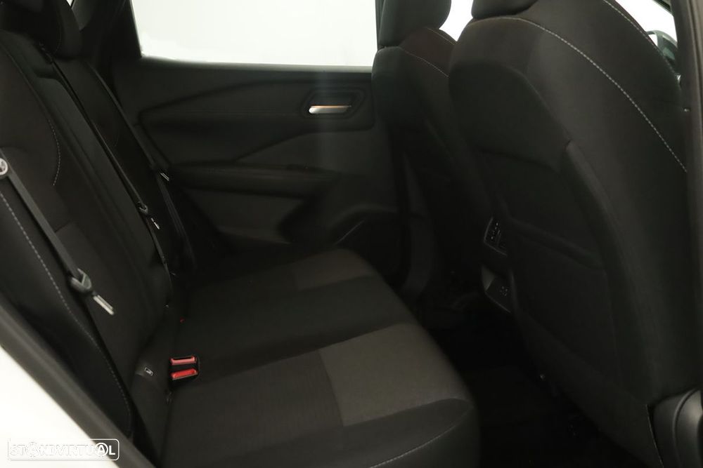 Nissan Qashqai 1.3 DIG-T N-Connecta Xtronic - 22