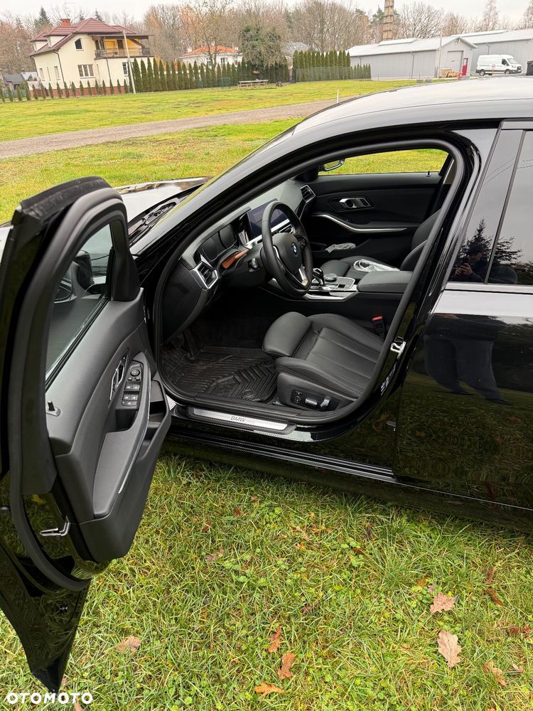 BMW Seria 3 320d Sport Line - 7