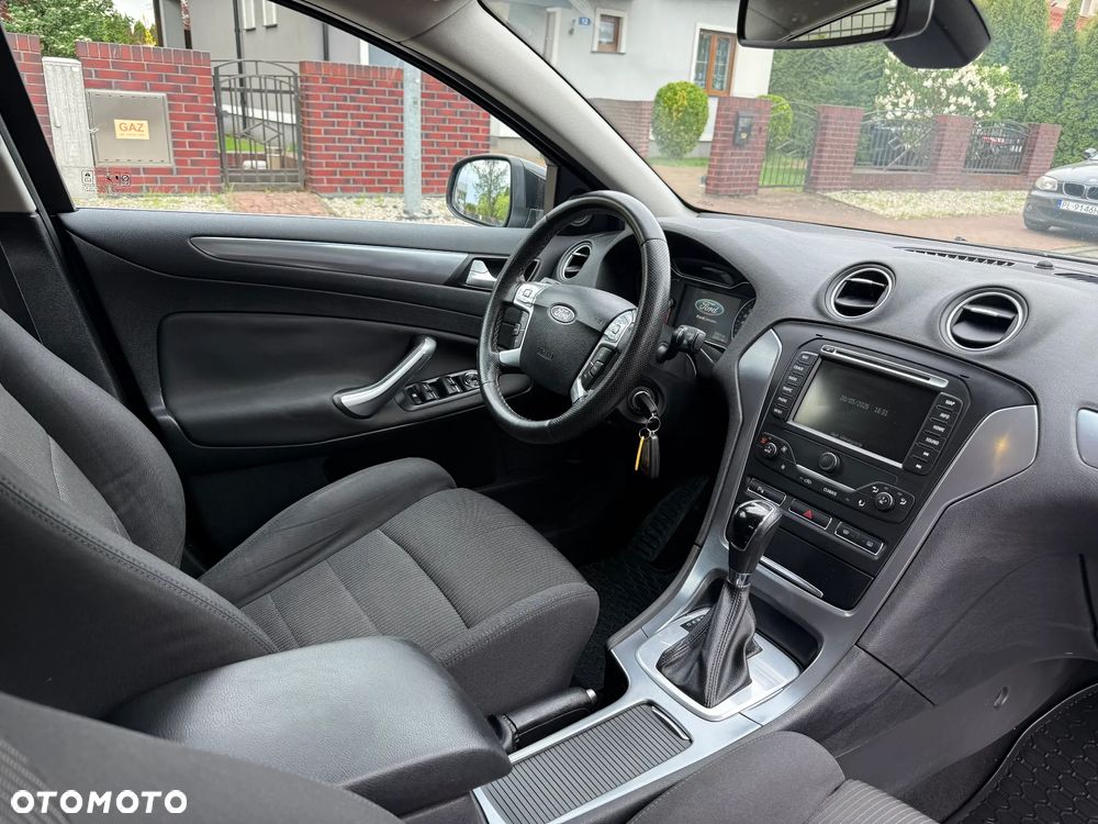 Ford Mondeo - 27