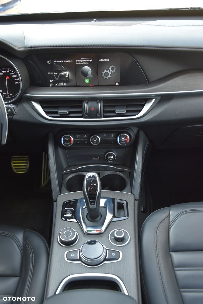 Alfa Romeo Stelvio 2.0 Turbo 16V AT8-Q4 Competizione - 15