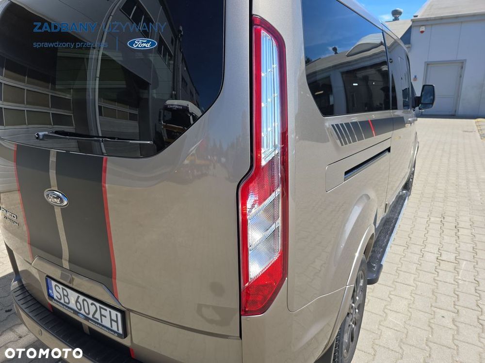 Ford Tourneo Custom - 22