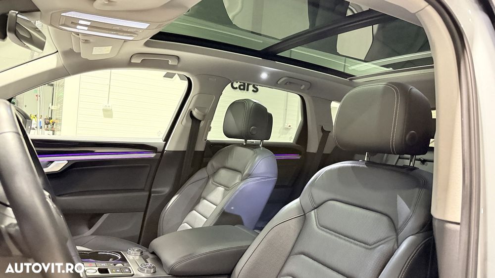 Volkswagen Touareg 3.0 V6 e-Hybrid 4Motion Aut. Elegance - 23