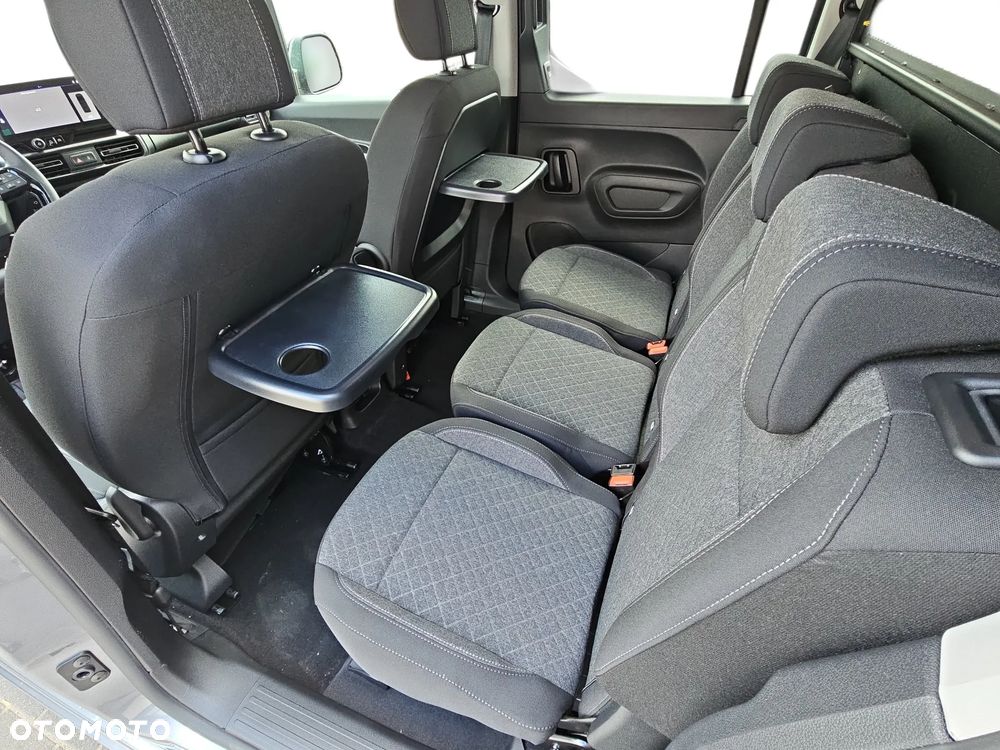Opel COMBO 5-miescowy automat - 13
